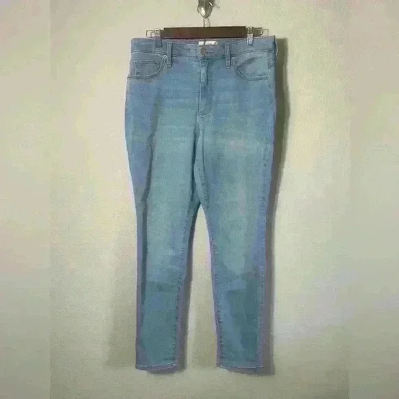 Universal Thread Women’s High Rise Skinny Light Wash 12/31 R - Picture 1 of 7